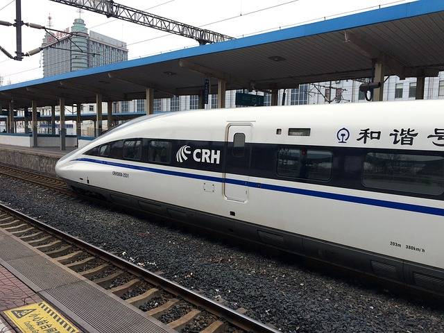 马斯克回复称赞中国高铁的推文 评论符传志大赞中国高铁“舒适、宽敞、快速、准时”：是